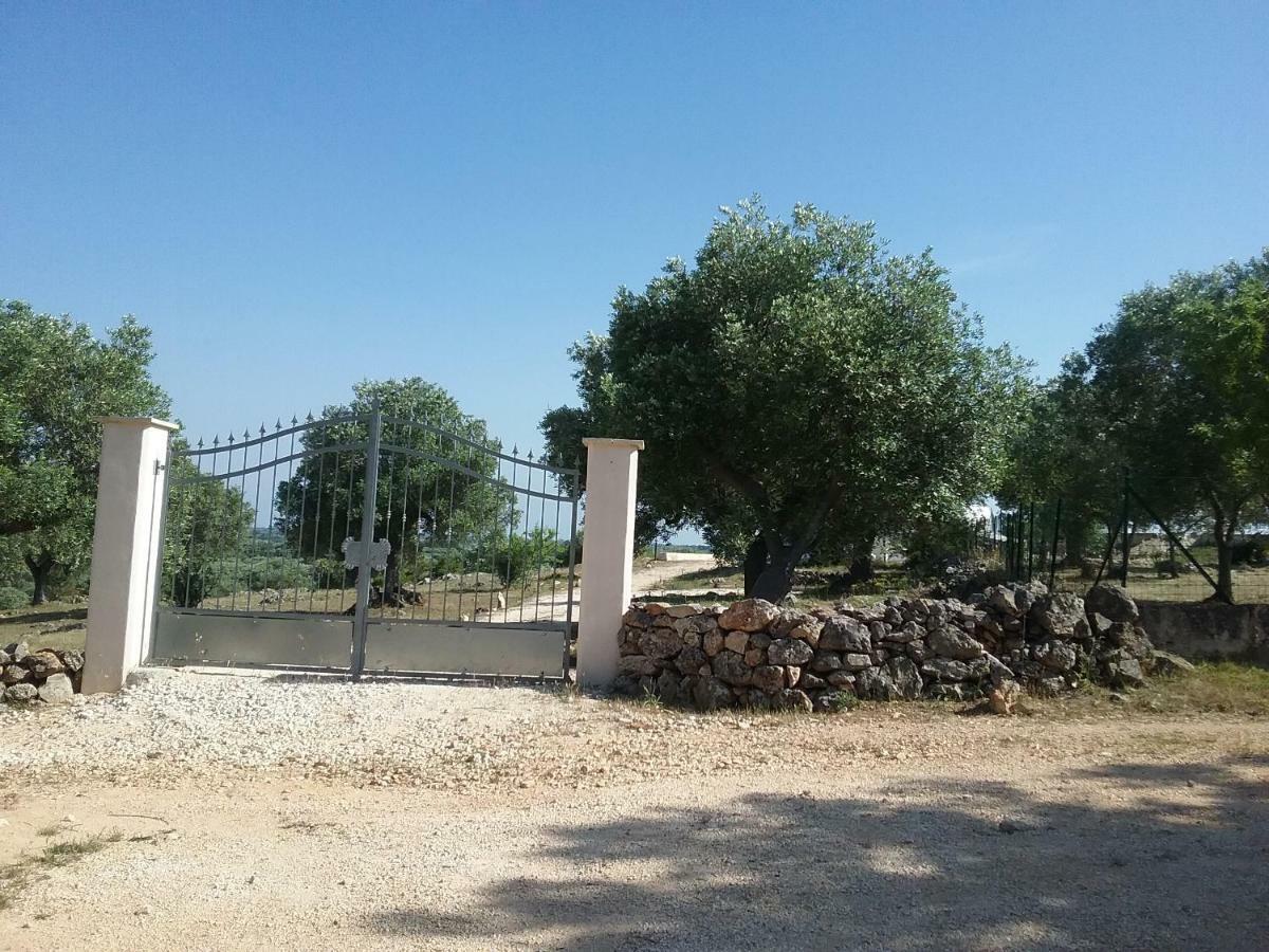 ホテル Trullo Vista オストゥーニ エクステリア 写真